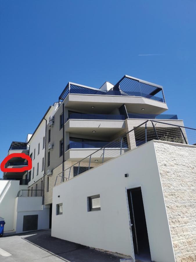 Black Pearl - Luxury Seaside App With Pool & Bbq, Istra Banjole Exterior photo